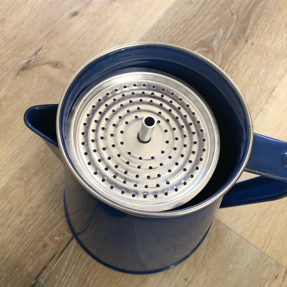 Camping Enamel Coffee Pot and Mugs - Picture 3 of 3